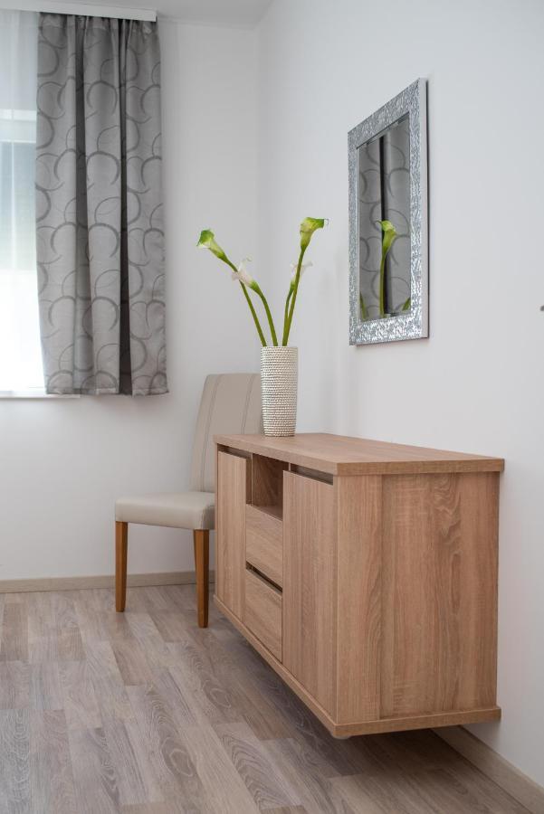Twins Apartman Heviz Bagian luar foto