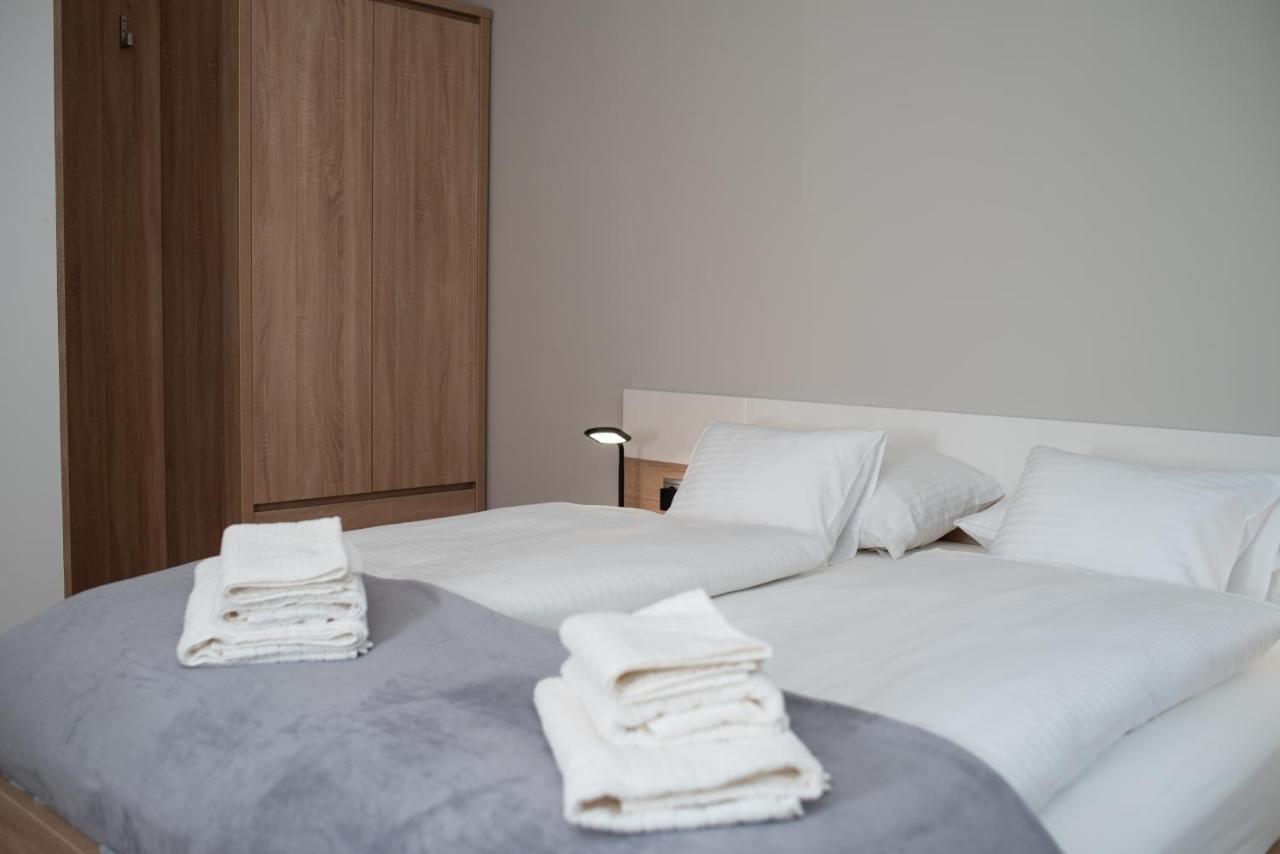 Twins Apartman Heviz Bagian luar foto