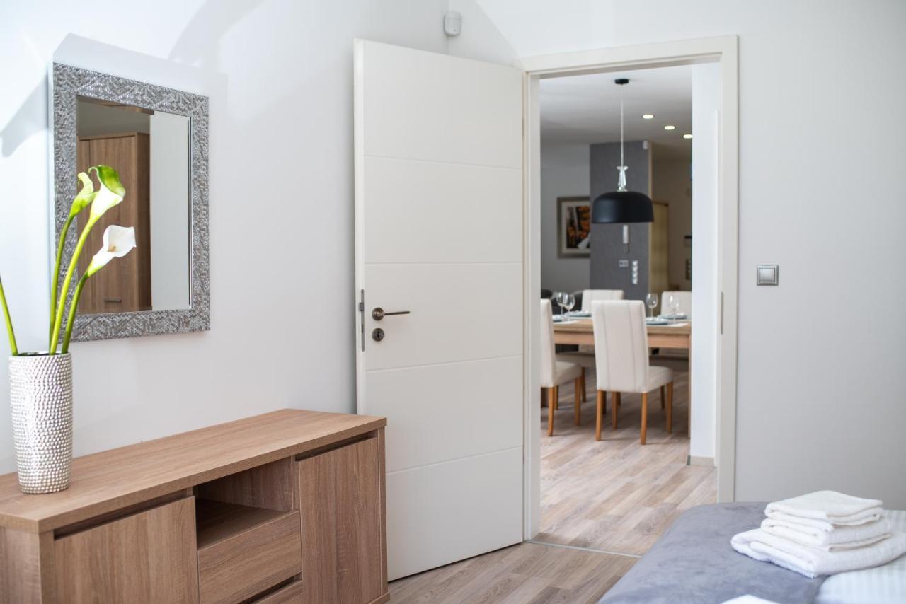 Twins Apartman Heviz Bagian luar foto