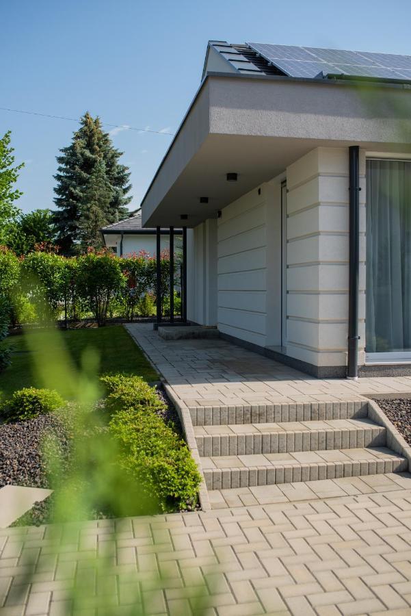 Twins Apartman Heviz Bagian luar foto