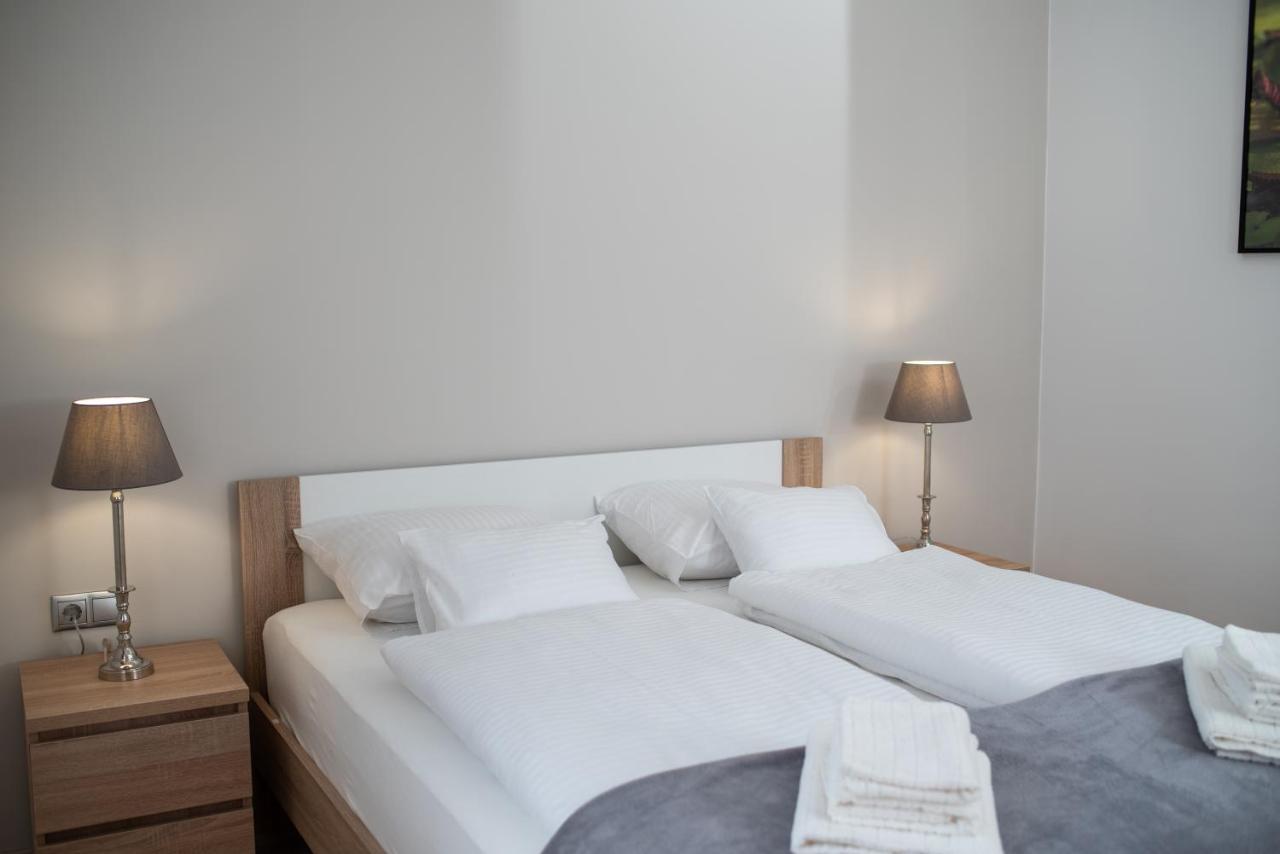 Twins Apartman Heviz Bagian luar foto